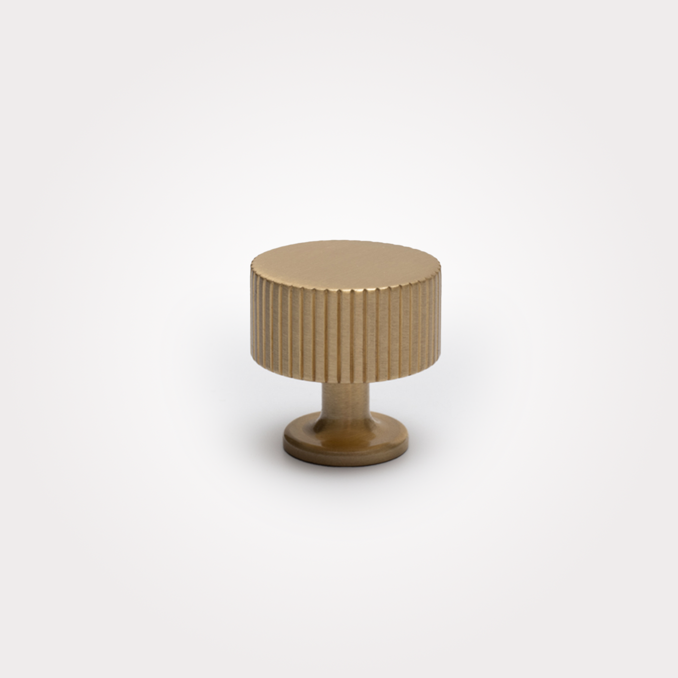 Linea Knobs