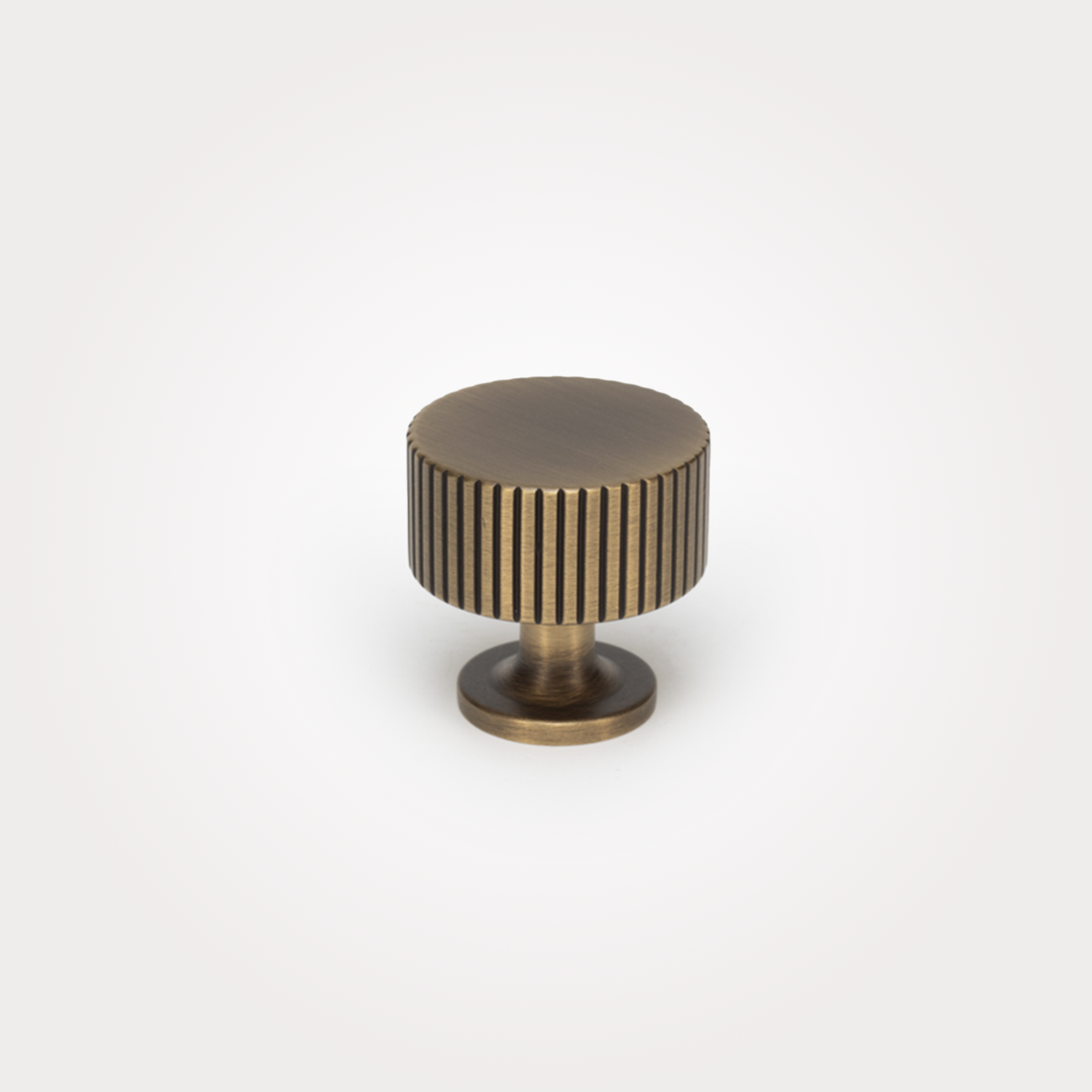 Linea Knobs